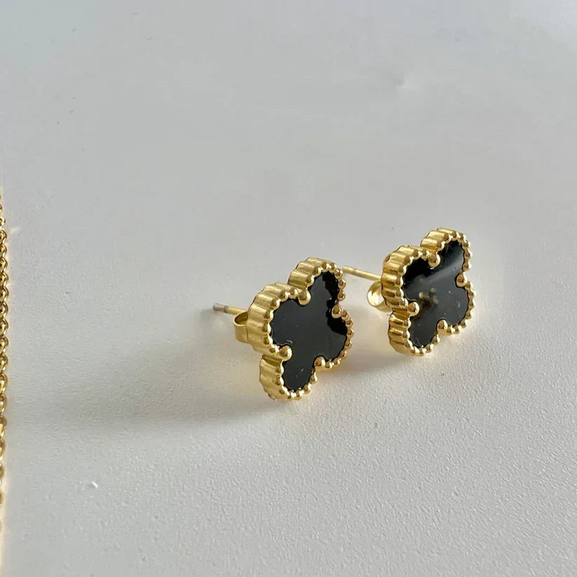 "Black Clover jewelry set"